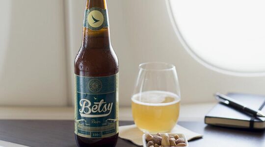 Illustratie voor: Dit bier is speciaal gebrouwen om in het vliegtuig gedronken te worden