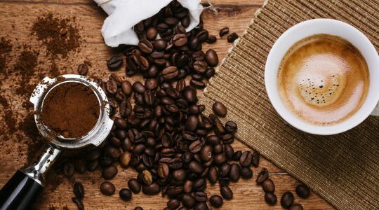 Illustratie voor: Alles over koffie: thuis zelf de perfecte cappuccino maken
