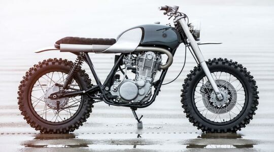 Illustratie voor: Yamaha SR500 omgetoverd tot simplistische scrambler