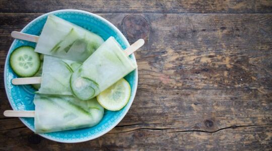 Illustratie voor: Alléén dit weekend verkrijgbaar: de Gin & Tonic en Prosecco & Peach ijsjes van de Aldi