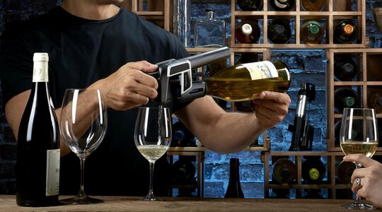 Illustratie voor: Met deze wijngadget gooi jij nooit meer een fles wijn weg