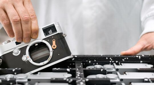 Illustratie voor: Zien: dit is hoe de Leica M10 wordt gemaakt