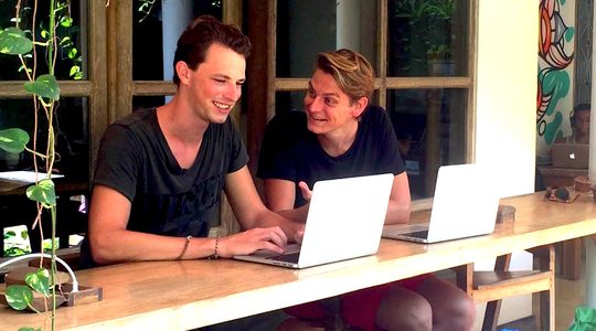 Illustratie voor: Hoe twee jonge Nederlandse ondernemers een succesvolle business runnen op Bali