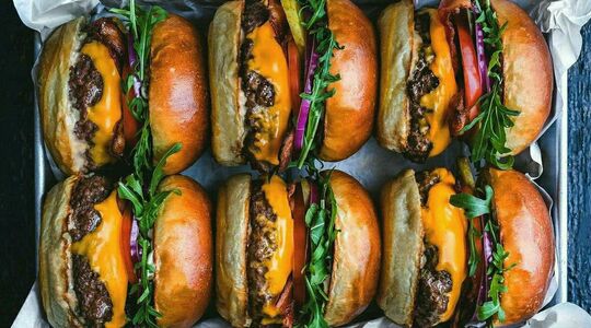 Illustratie voor: Zo maak jij thuis de ultieme burger