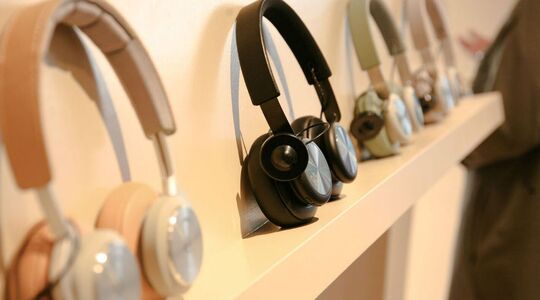Illustratie voor: Be there before it’s gone: de Bang & Olufsen Pop-Up Store in Amsterdam