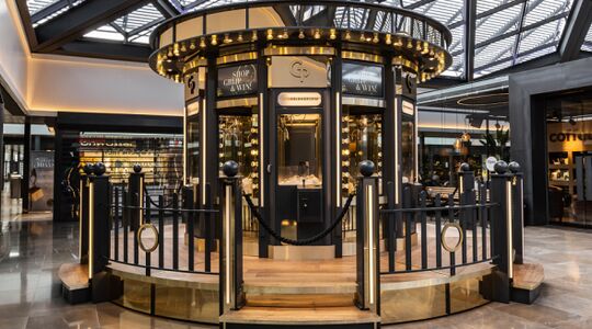 Gelderlandplein winkelcentrum Buitenveldert Amsterdam MAN MAN