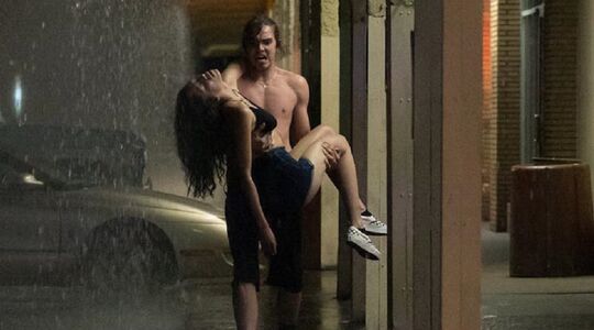 Horror serie netflix chambers MAN MAN