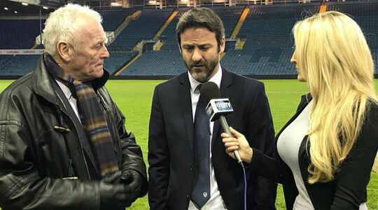 Mooie engelse presentatrice Emma Louise Jones