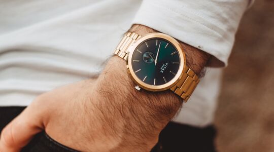 tijd horloge verzetten analoog kroon