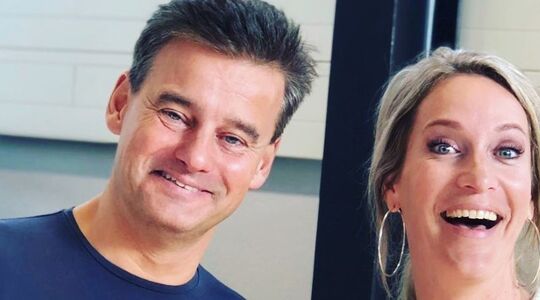 hoeveel verdient wilfred genee johan derksen renee van der gijp