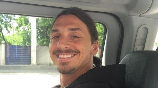 Zlatan Ibrahimovic nieuwe auto jarig