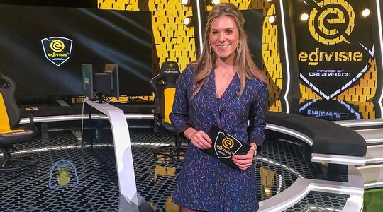 Maddy Janssen PSV TV Presentatrice voetbal