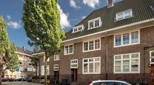 Te koop: Tom Egbers wil dik verdienen aan deze Amsterdamse woning