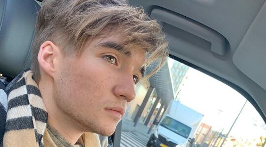 Gio Latooy koopt nieuwe auto