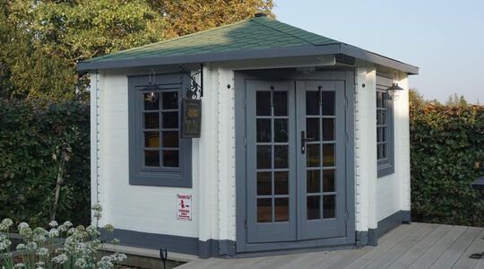 Man bouwt Harry Potter-kroeg in de eigen achtertuin -2