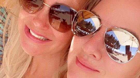 Sonja Bakker bewijst met bikini foto dat leeftijd slechts een getal is