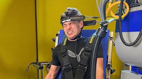 max verstappen training nek (1)