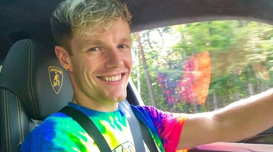 Enzo Knol auto nieuwe kleur