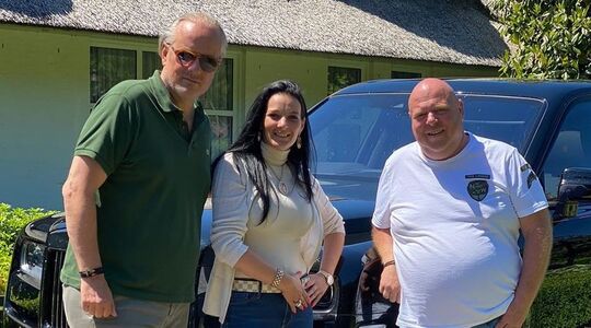 Peter Gillis luxe woning auto's rondleiding