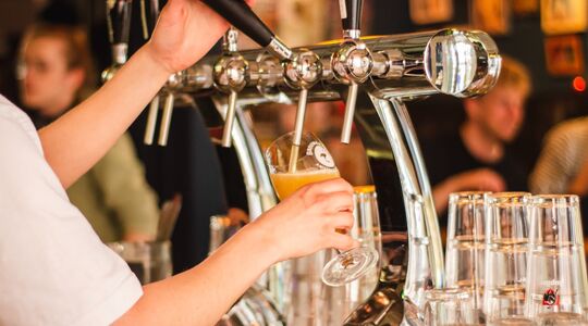 stappen perfecte biertje tappen