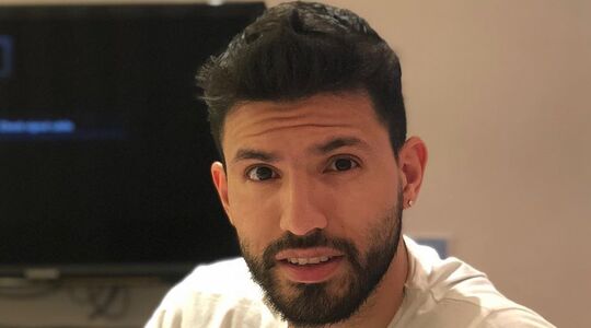 Sergio Kun Aguero koopt nieuwe auto Ferrari