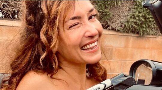 Katja Schuurman deelt fragment van nieuwe film en ziet er weer fantastische uit