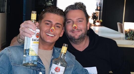 Dit verdiende Mart Hoogkamer aan de hit 'Ik Ga Zwemmen'