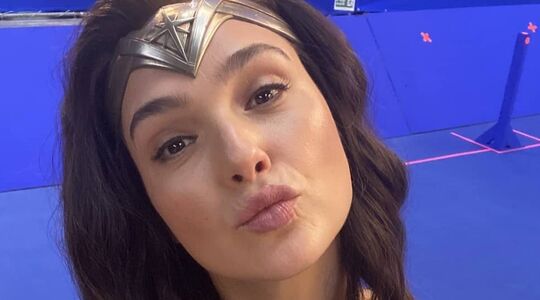 Gal Gadot Wonder Woman pakje instagram