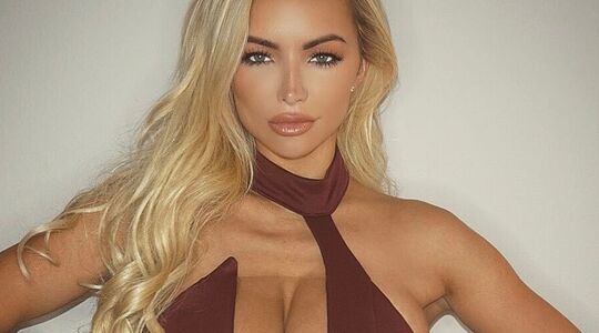 lindsey pelas kalender