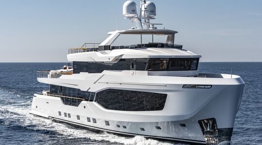 luxe superjacht miljoenen vanbinnen