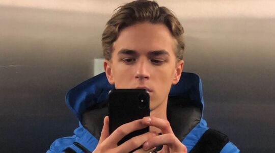 antoon koopt nieuwe auto audi