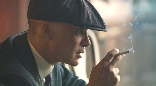 thomas shelby roken sigaretten lippen