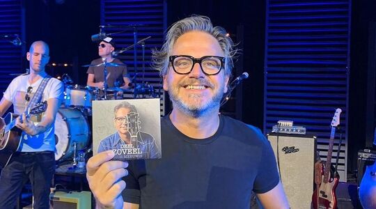 hoeveel verdient guus meeuwis optreden salaris