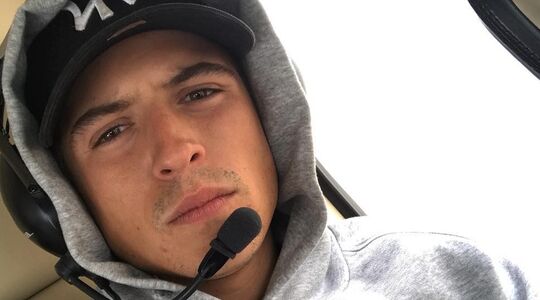 lil kleine koopt nieuwe auto porsche