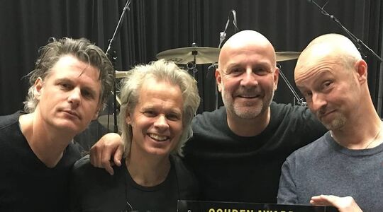 hoeveel betalen verdienen BLOF duurste band van Nederland