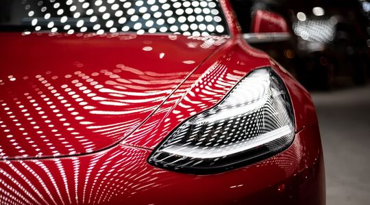 Illustratie voor: 5 tips om de batterij van je elektrische auto in topvorm te houden