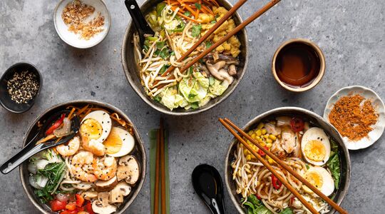 noodle avond met vrienden eten wat