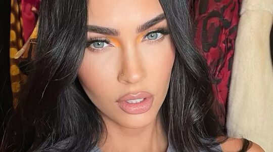 MEGAN FOX SINGLE machine gun kelly relatie voorbij