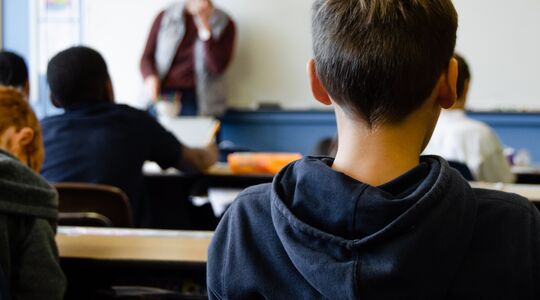 wat is het salaris van leerkracht basisschool 2023 lerarentekort