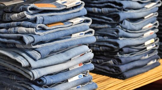 welke broeken trends 2023 in de mode