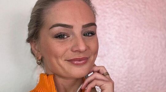 Iris de Waard (Temptation Island) gaat uit de kleren voor pikante fotoshoot