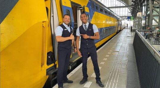 Wat is het gemiddelde salaris als je werkt bij de NS?