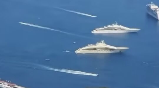 grootste superjachten ter wereld gespot naast elkaar monaco