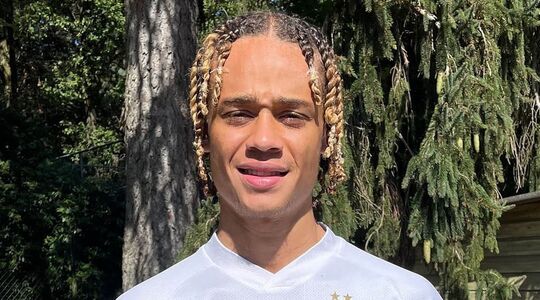 xavi simons koopt villa someren