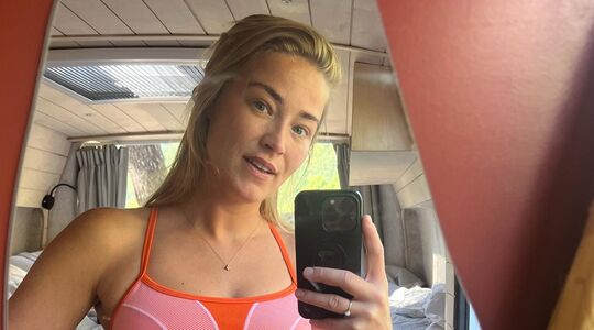 geraldine kemper boom festival instagram foto topless