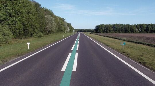 waarom groene streep op wegdek