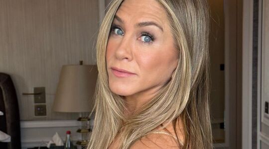 jennifer aniston 23