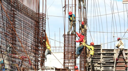 wat is het gemiddelde salaris van een bouwvakker