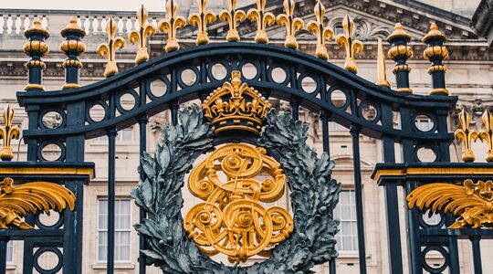 rijkste koningshuizen ter wereld vermogen