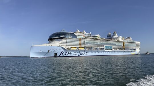 grootste cruiseschip ter wereld af eerste tocht